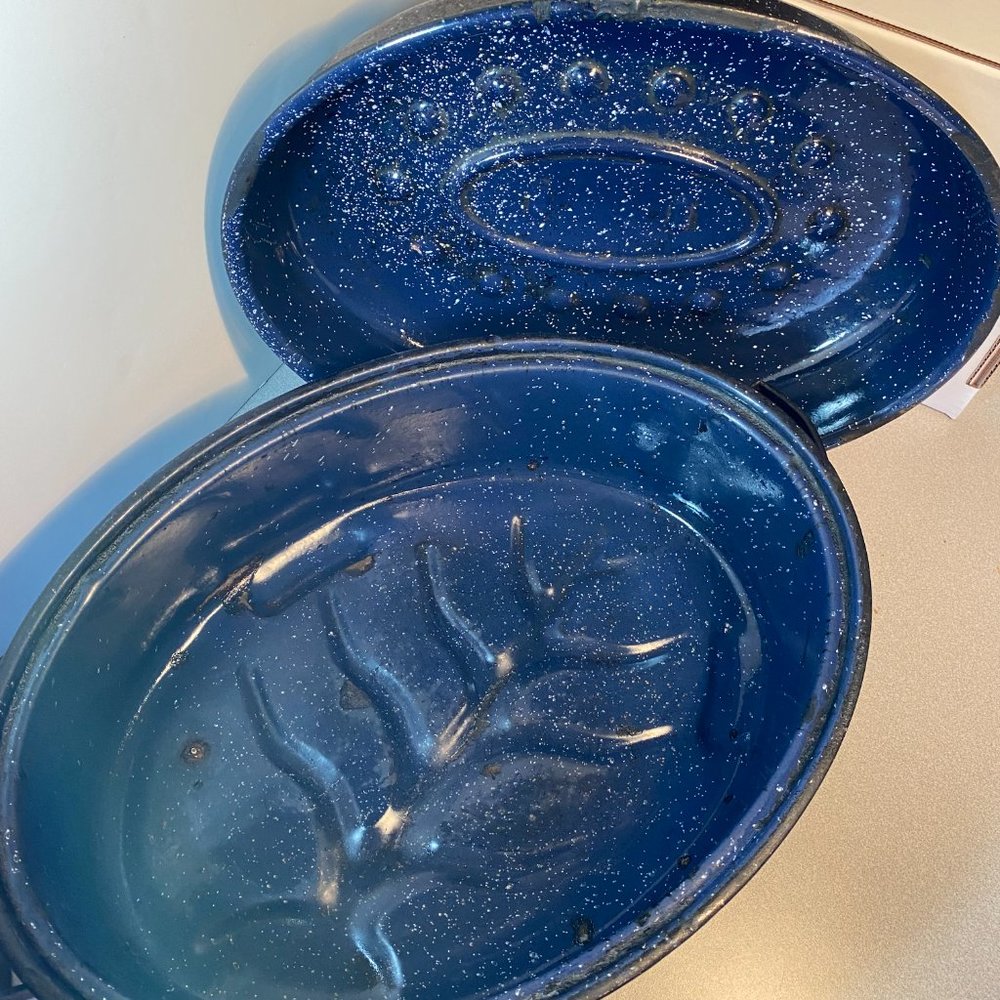 Blue Speckled Enamel XL Oval Roasting Pan with Domed Lid Vintage